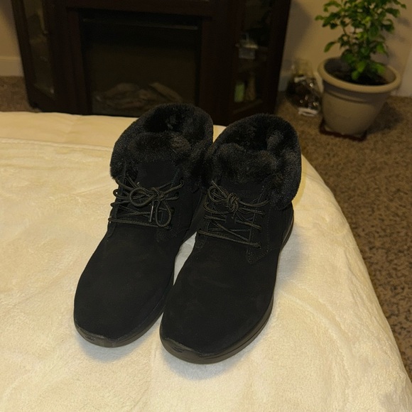 Women’s boots size 7 sketchers - Picture 1 of 3